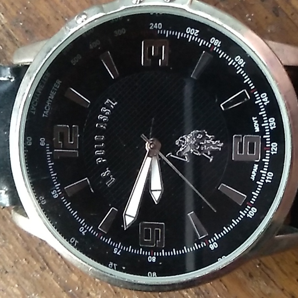 U.S.POLO ASSN men's watch needs battery